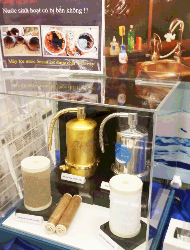 コーナンでの浄水器磨水の展示の様子