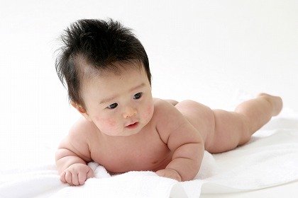 肌が荒れた赤ちゃんの写真