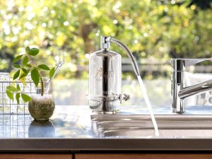 水を出す浄水器