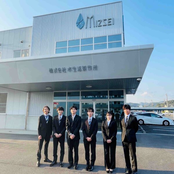新入社員入社日記念写真