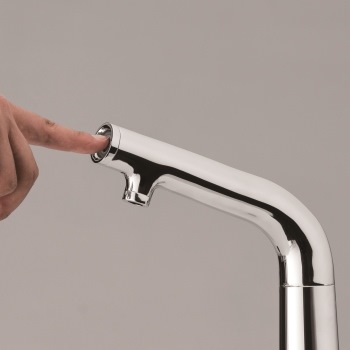 浄水器専用水栓162型_使用イメージ