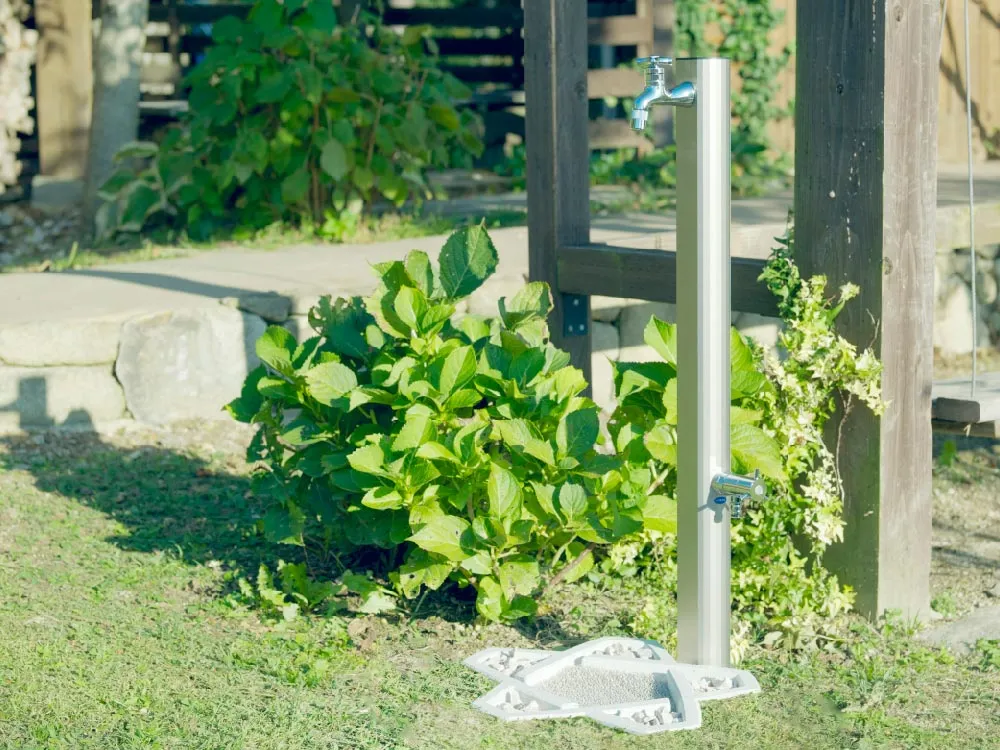 二口水栓柱レゼーナ 1200ミリ（シルバー） | 商品情報｜水生活製作所